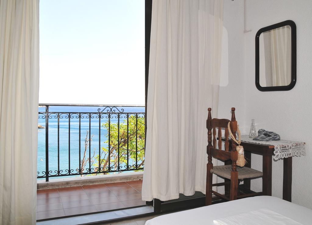 Marina Hotel Ágios Kírykos Стая снимка