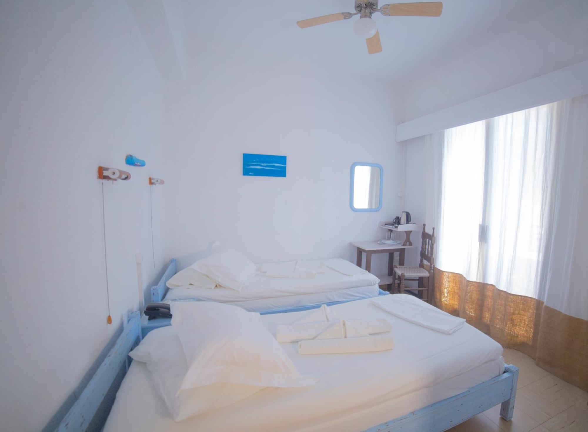 Marina Hotel Ágios Kírykos Екстериор снимка